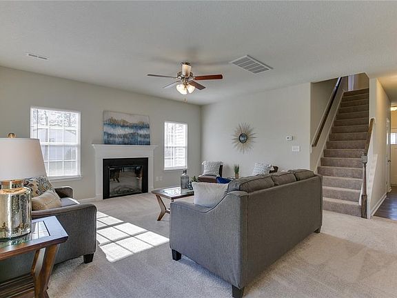 2nd image of 600 Hopi Ct