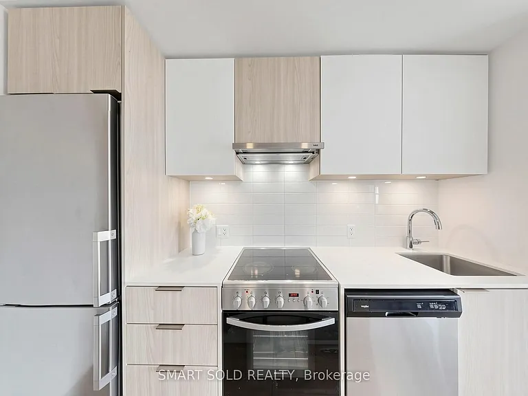 203 College St #1405 — Photo 20