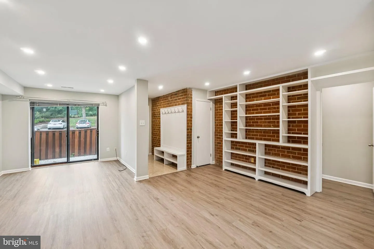 2 bed, 1409 sqft, $2,850 — Photo 2