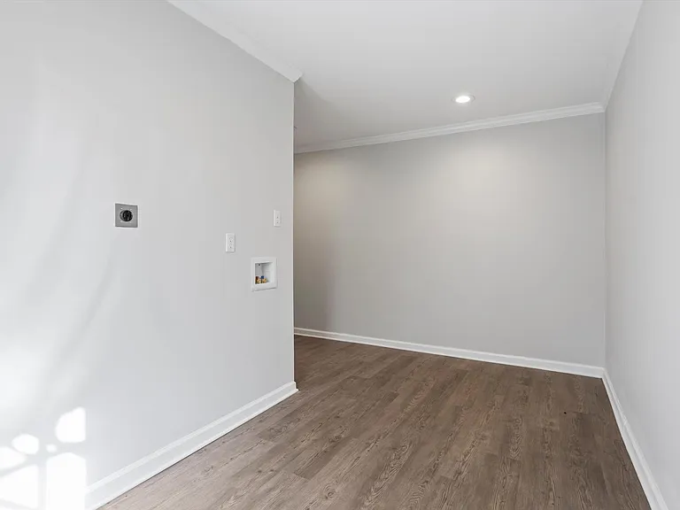 531 1/2 Pershing Dr — Photo 16