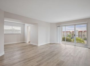 3590 Via Poinciana APT 501, Lake Worth, FL 33467