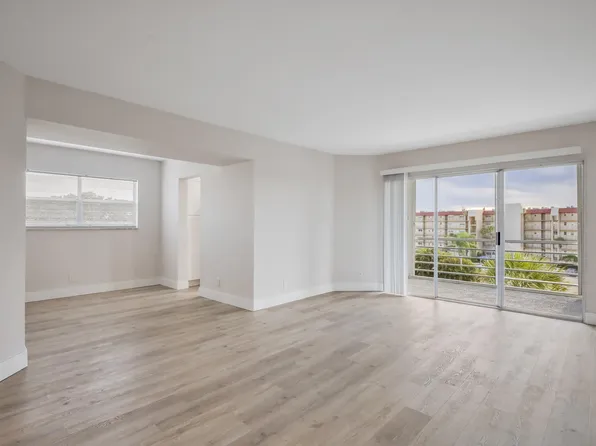3590 Via Poinciana #501, Lake Worth, FL 33467