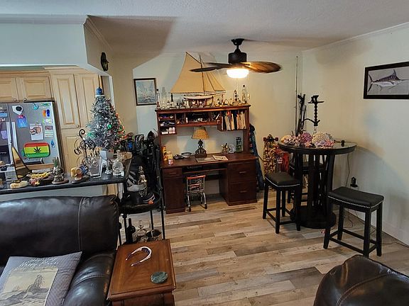 4th image of 108 Paradise Harbour Boulevard #308