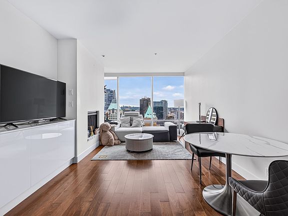 4th image of 1111 Alberni St #3406