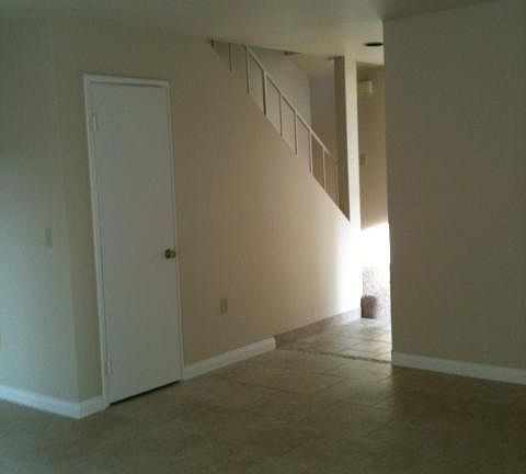 4th image of 936 S Mollison Ave