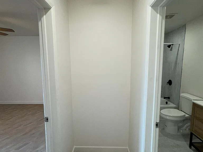 927 S Westmoreland Ave — Photo 14