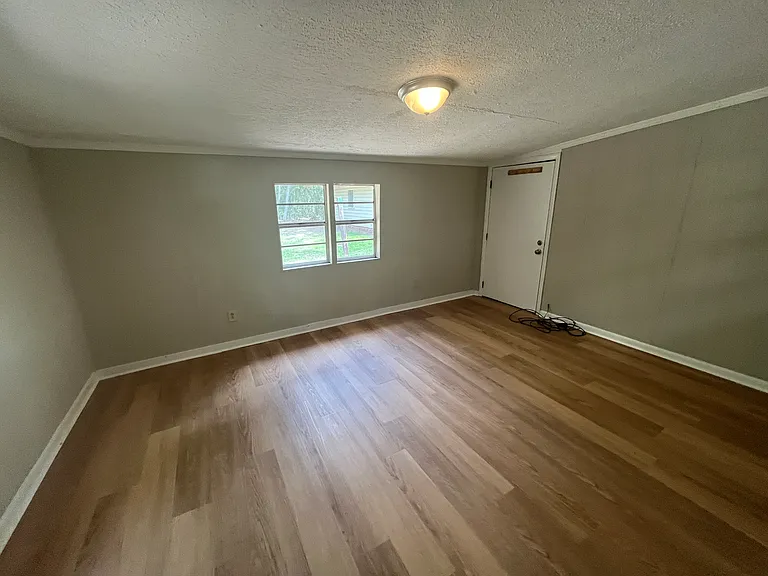 333 E Main St — Photo 27
