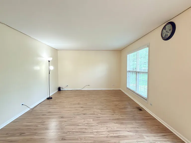 1464 Farrington Ln — Photo 6