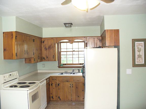 4th image of 2014 W Alcott Ave Unit 1