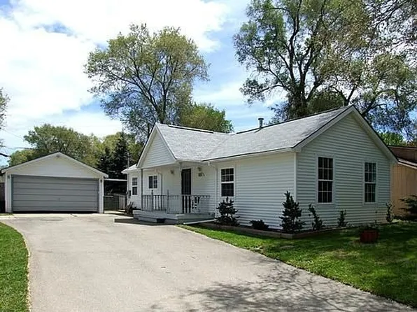 3192 Brisbane Ave, Commerce Township, MI 48390