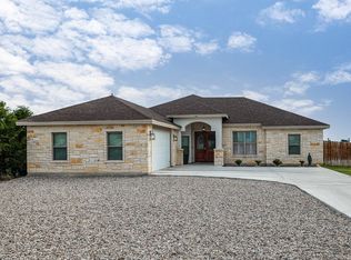 110 La Paloma Dr, Del Rio, TX 78840