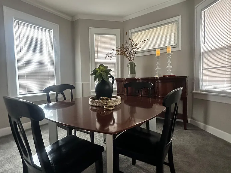 374 S Warren Ave — Photo 9