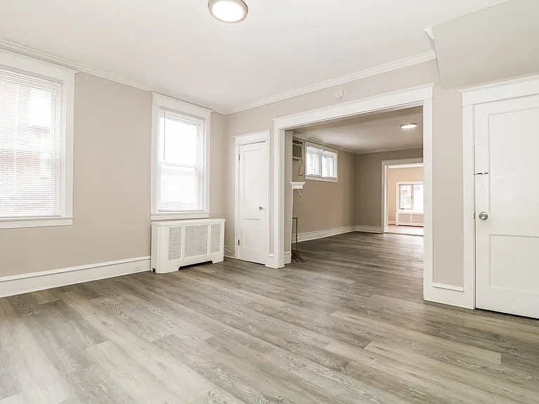 1378009_019_living_room_13454217.jpg