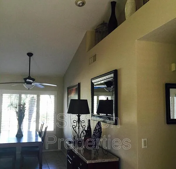 9418 W Tonto Ln — Photo 8