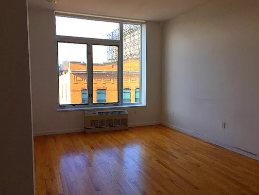 Rented by EXR | media 4