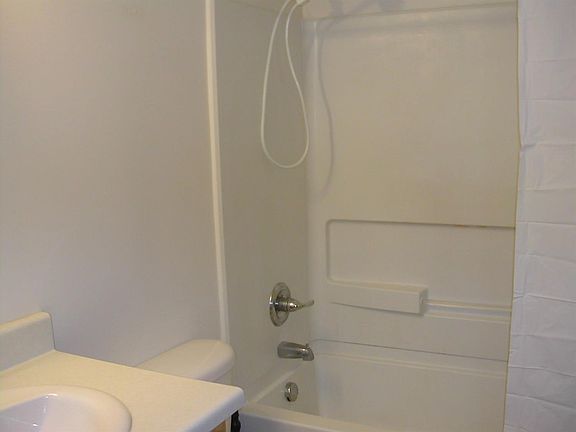 4th image of 253 Brookridge Ct APT 1