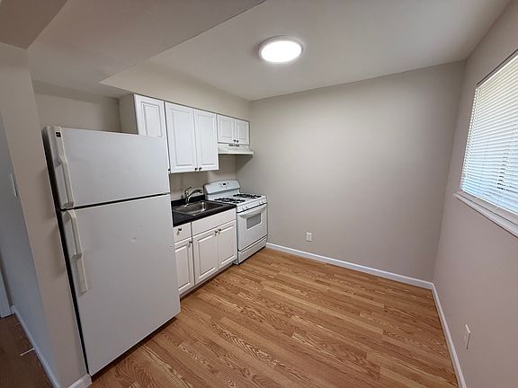 4th image of 2131 Yale Ave APT 101