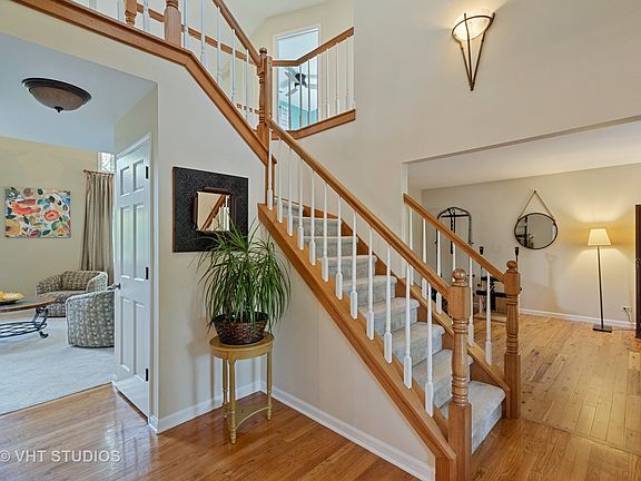 3rd image of 27825 N Lakeview Cir