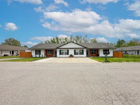 211 Wild Rose Ln #A-b, Marion, IL 62959