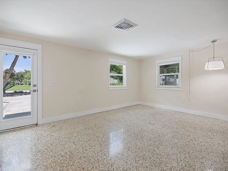 202 Pine Rd — Photo 12