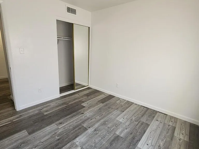 4266 N 68th Dr — Photo 10