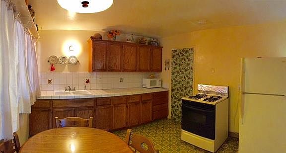 4th image of 10081 Bedford St