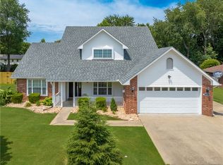 2620 Indian Oaks Trl, Springdale, AR 72762