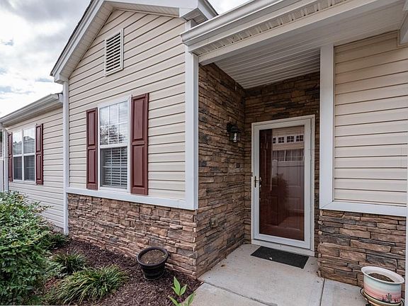 3rd image of 1208 W Oaks Way