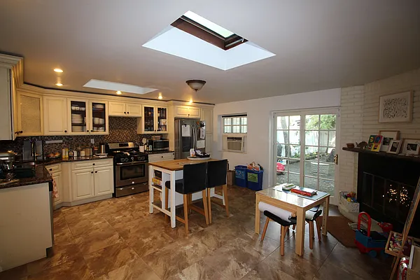 Rented by Brooklyn Real Inc | media 13