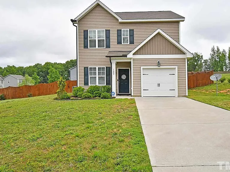1009 Silver Farm Rd — Photo 1