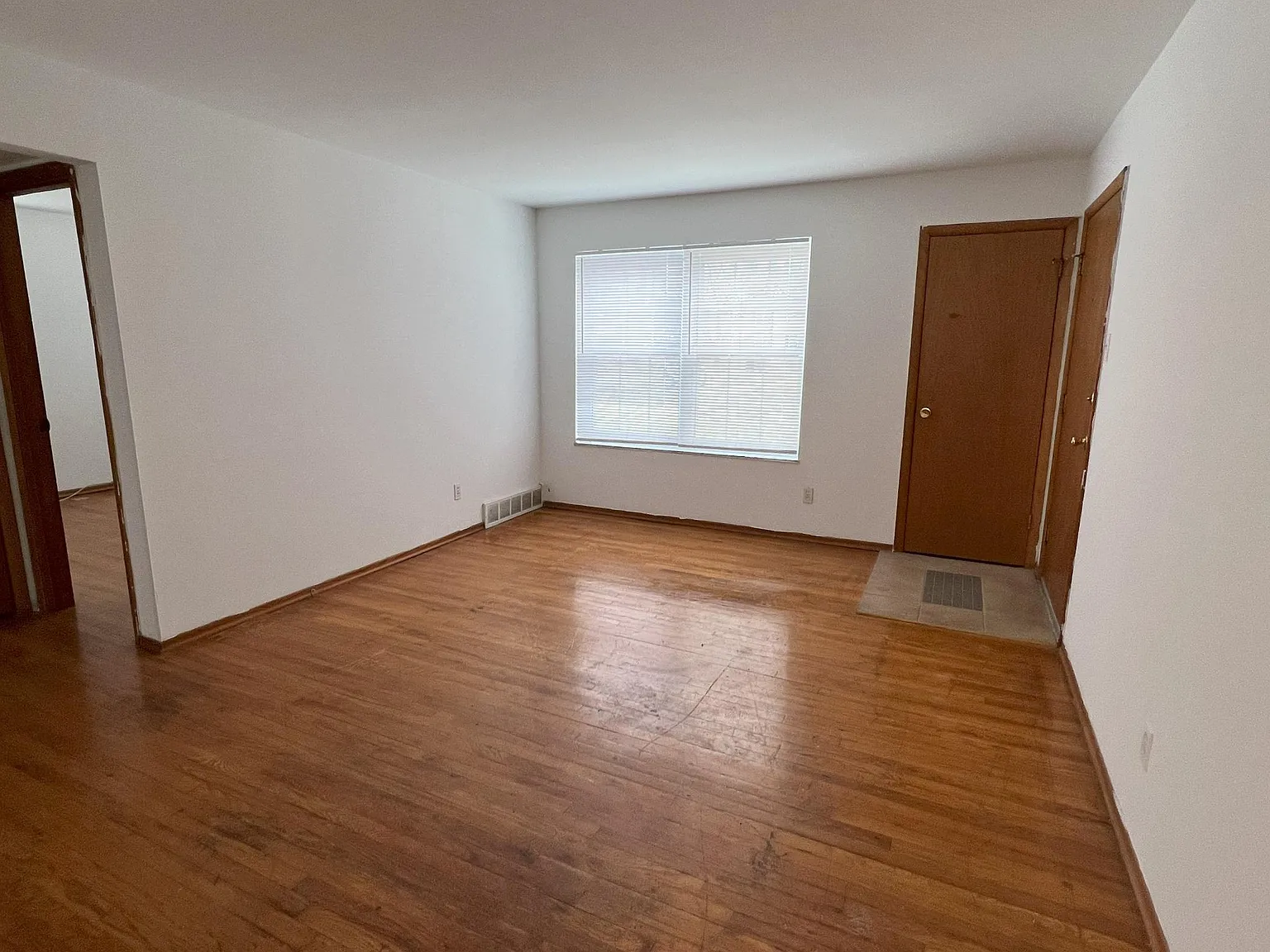 2 bed, 900 sqft, $1,175 — Photo 4