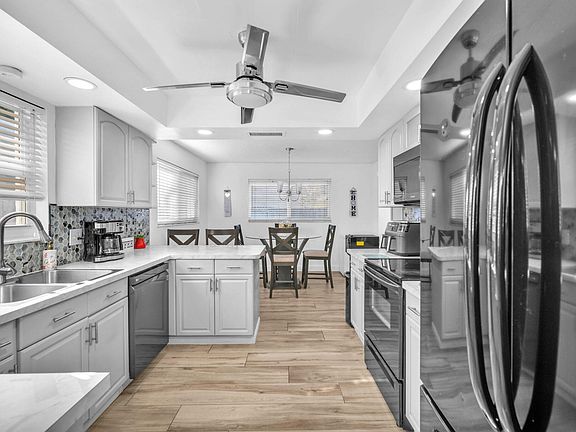 3rd image of 9591 Park Row