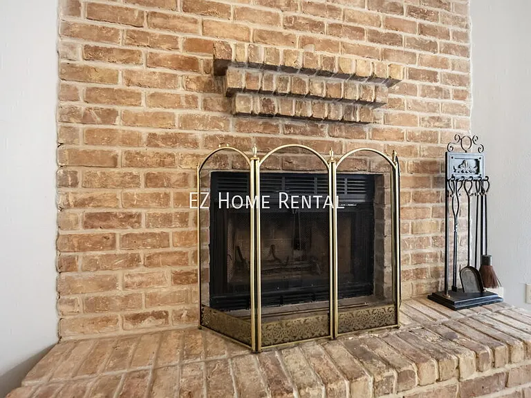 2907 W Greens Rd — Photo 11