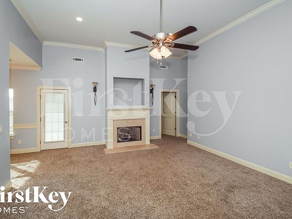 3rd image of 183 Bonnieville Dr