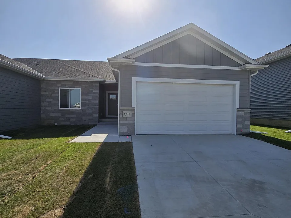 8606 Highview Cir
