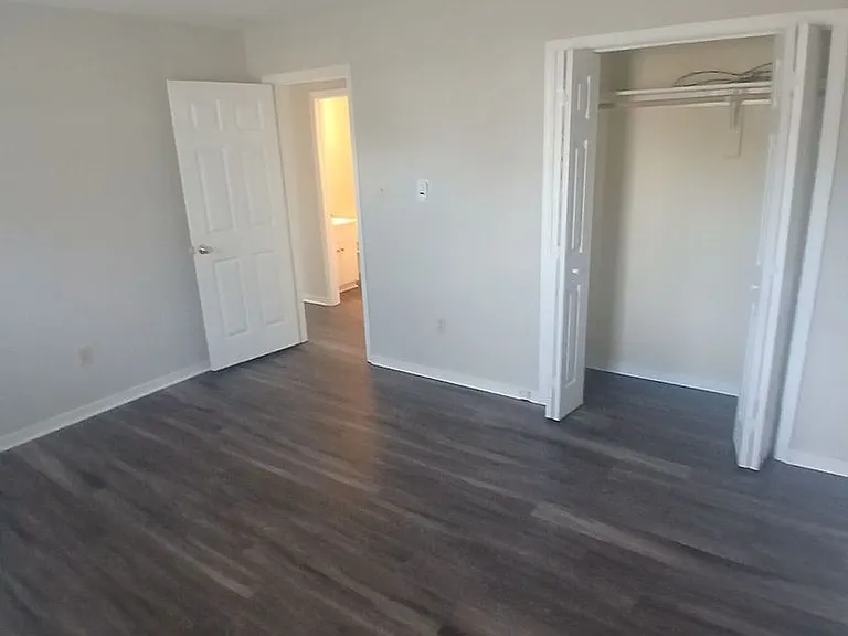 727 Savannah Ave — Photo 8