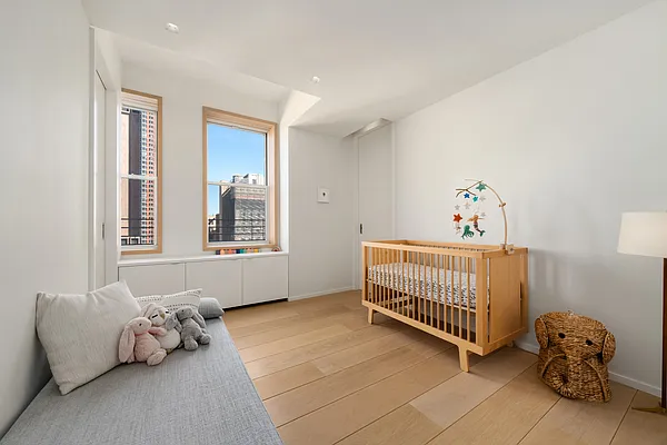 Rented by SERHANT. | media 11