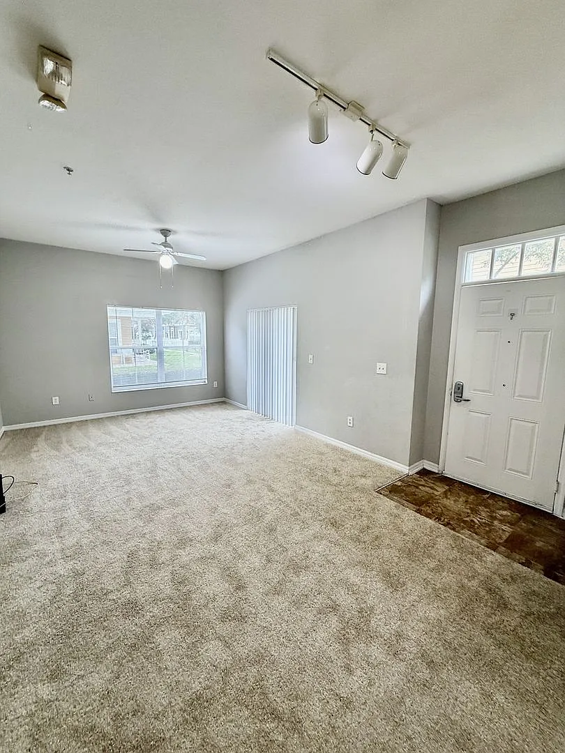 Two Story Town House — Photo 2