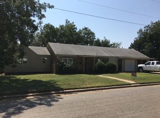 316 E Locust St, Fairview, OK 73737