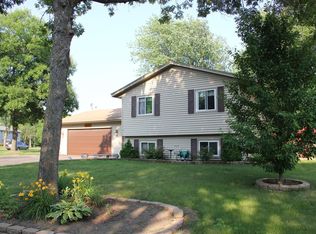 10050 Union Terrace Ln N, Maple Grove, MN 55369