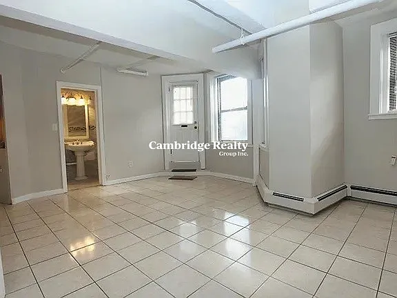 1 bed, 1.0 bath, 600 sqft, $2,300 — Photo 2