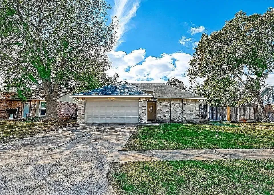 16938 Enchanted Cir E