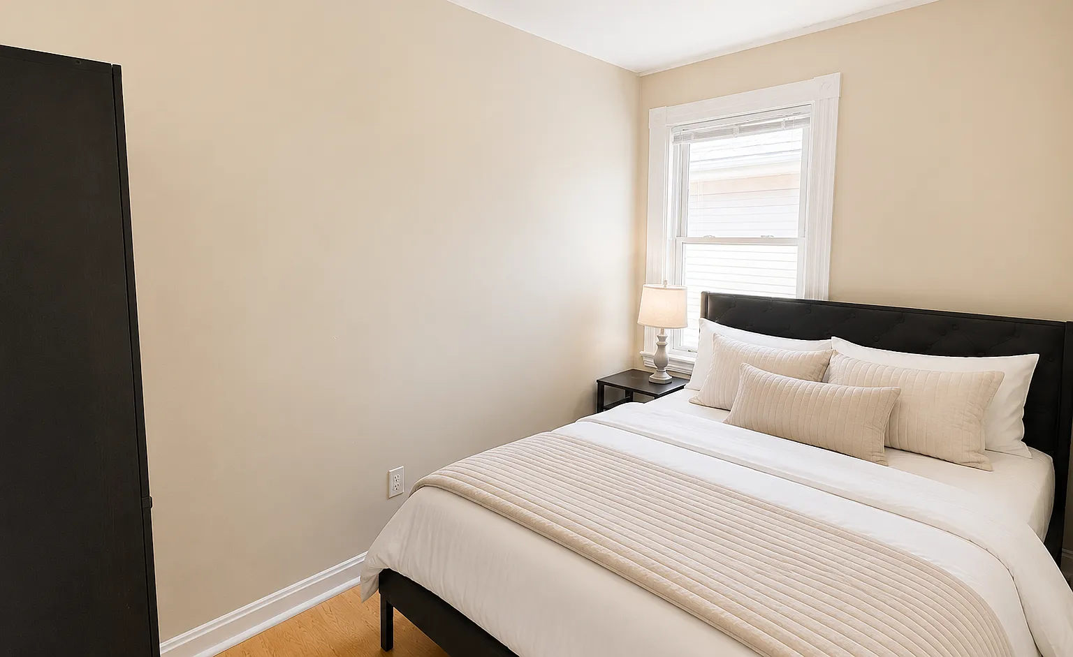 3 bed, 1150 sqft, $3,300 — Photo 3