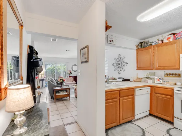 375 Bluefish Dr APT 104, Fort Walton Beach, FL 32548