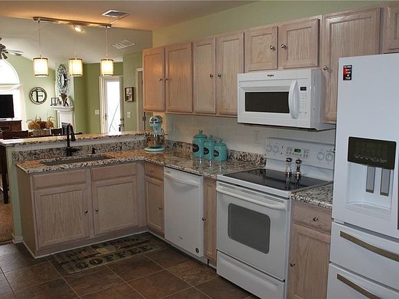 3rd image of 6102 NE Kensington Dr #16-D