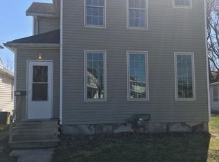 437 2nd Ave S, Clinton, IA 52732