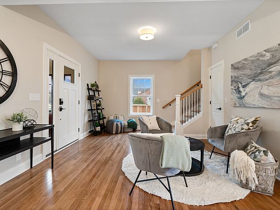 5th image of 1865 E Riverside Dr