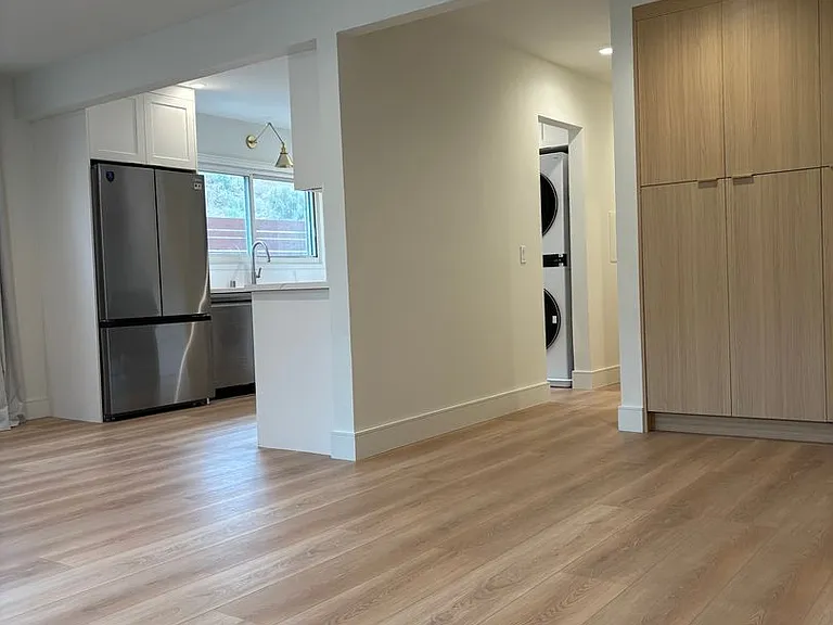 124 Rees St — Photo 18