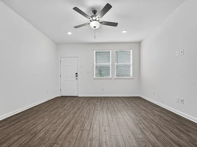 203 Betsy Rd — Photo 4