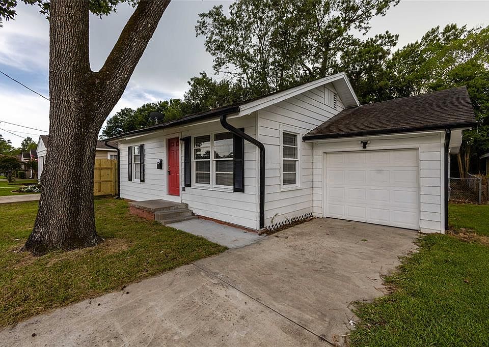 1st image of 2705 W Lucas Dr
